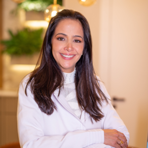 Dra. Camila Almeida do Amaral Kruzich